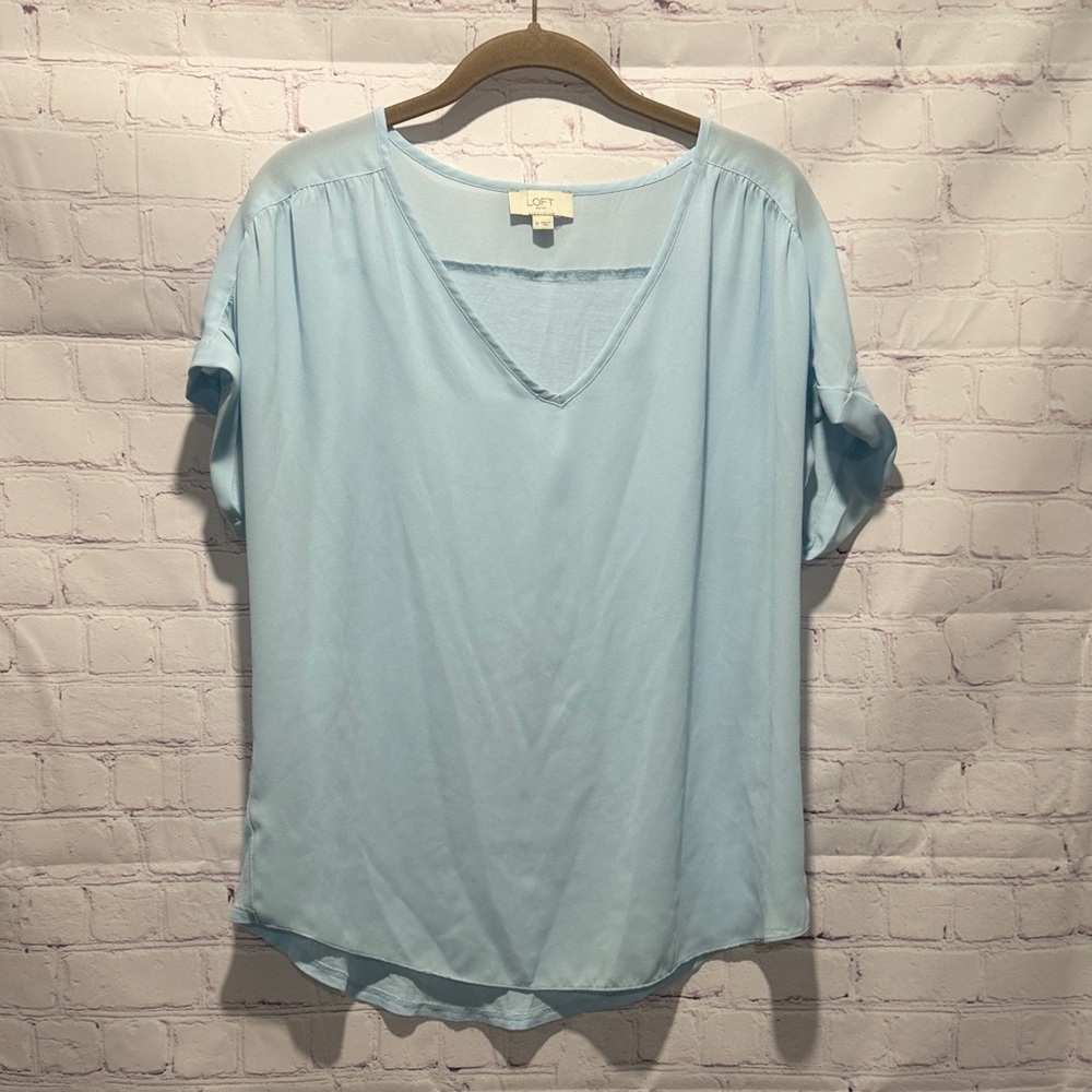 LOFT Light Blue Lightweight Short Sleeve Women's Blouse Size‎ Medium